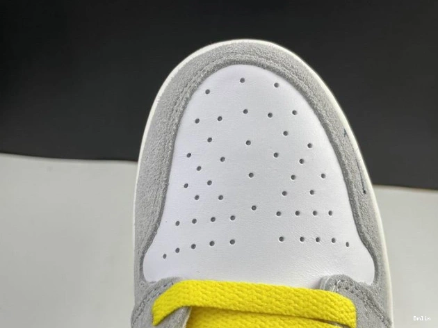Boostmaster lin Smoke Air CW6576-100 Light Switch High Jordan 1 0810
